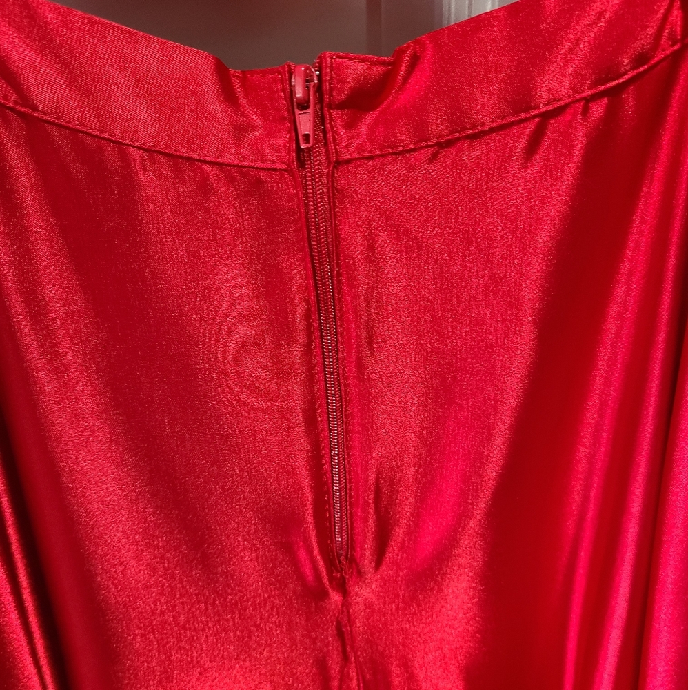 Red formal dress - Picture 4 of 6